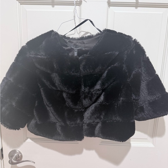White House Black Market Elegant Black Faux Fur Shrug/ Jacket, Size S, NWT - Picture 3 of 8